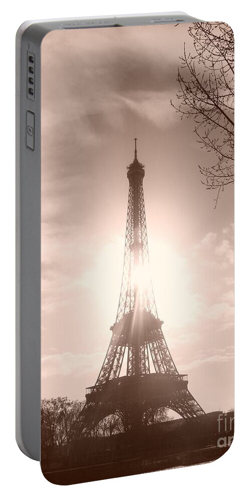 Eiffel Tower Portable Battery Charger featuring the photograph Sun in Paris by Tiziana Maniezzo