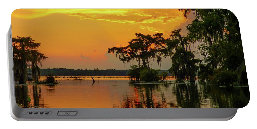 Orcinus Fotograffy Portable Battery Charger featuring the photograph Sunset Brilliance by Kimo Fernandez