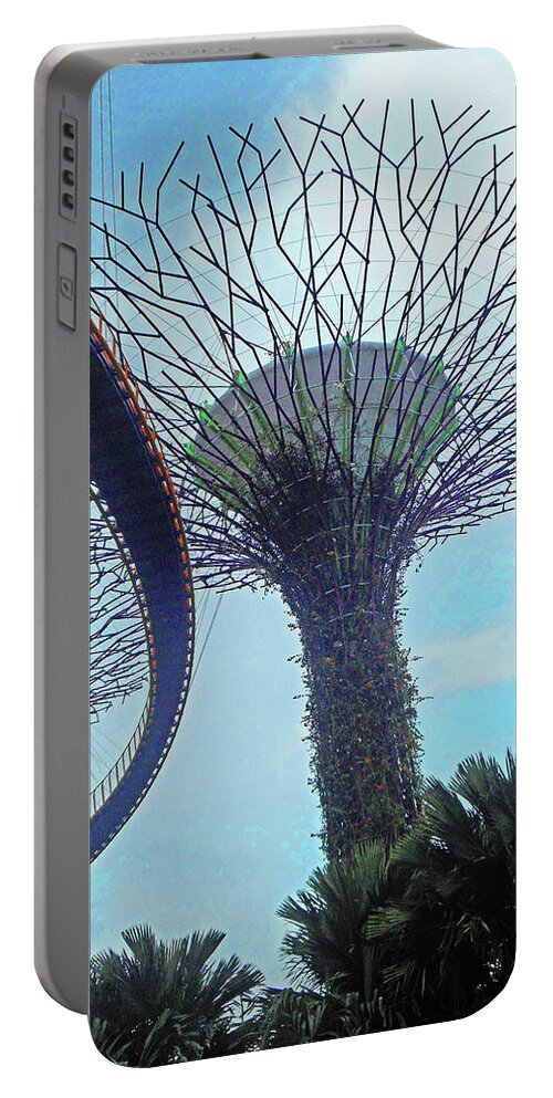 Gardens By The Bay Portable Battery Charger featuring the photograph Super Trees 17 by Ron Kandt
