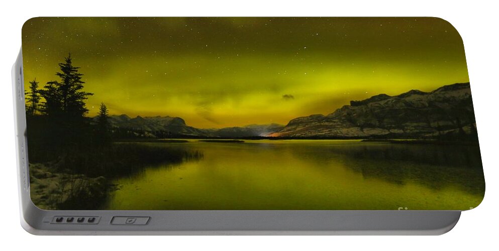 Northern Lights Portable Battery Charger featuring the photograph Talbot Lake Aurora Borealis by Adam Jewell