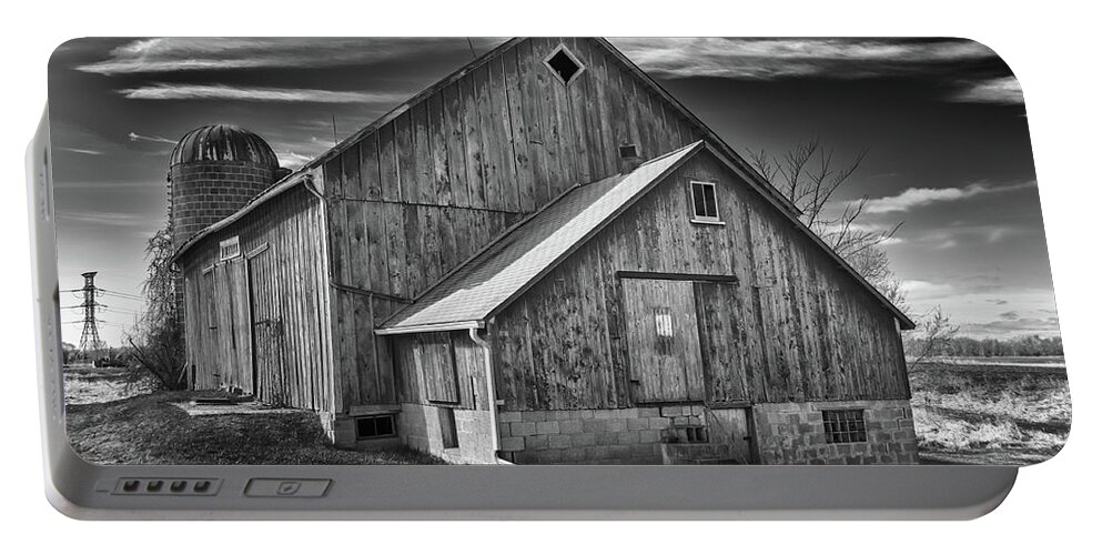 Barn Portable Battery Charger featuring the photograph The Fargo Project 12232b by Guy Whiteley