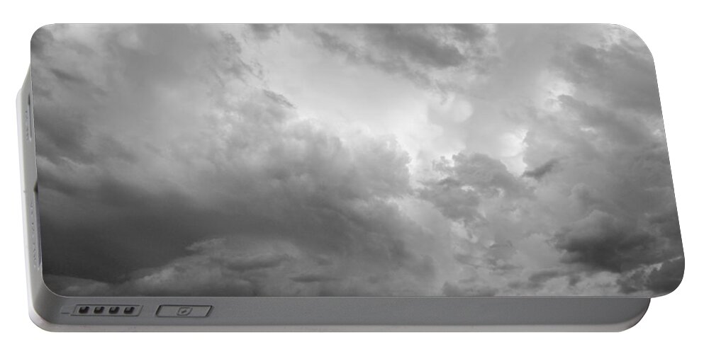Nebraskasc Portable Battery Charger featuring the photograph The Last Glow of the Day 002 by NebraskaSC