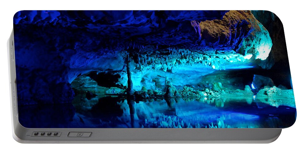 Ruby Falls Portable Battery Charger featuring the photograph The Mirror Pool by Mark Dodd