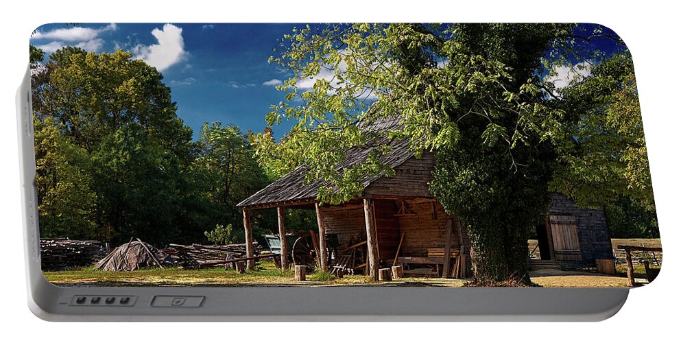Barn Portable Battery Charger featuring the photograph Tobacco Barn by Christopher Holmes