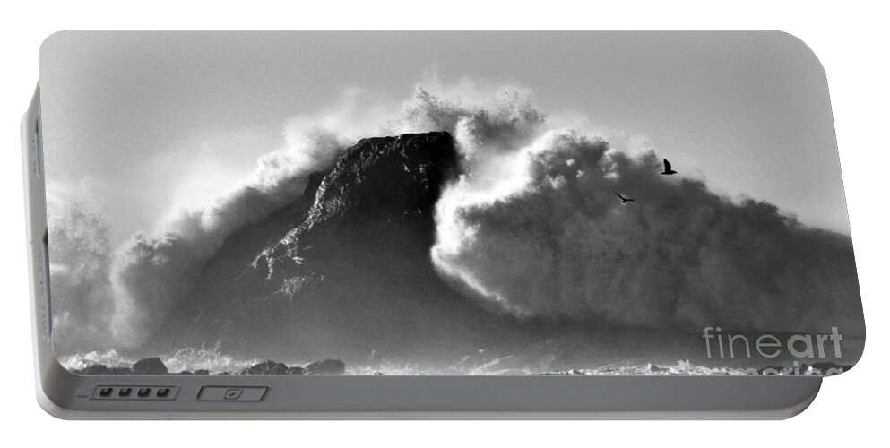 Seascape Portable Battery Charger featuring the photograph Tremendous by Sheila Ping