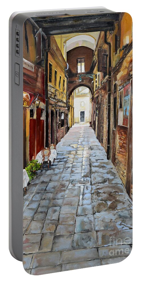 Jan Dappen Portable Battery Charger featuring the painting Venezia - Alley on Parangon in Venice by Jan Dappen