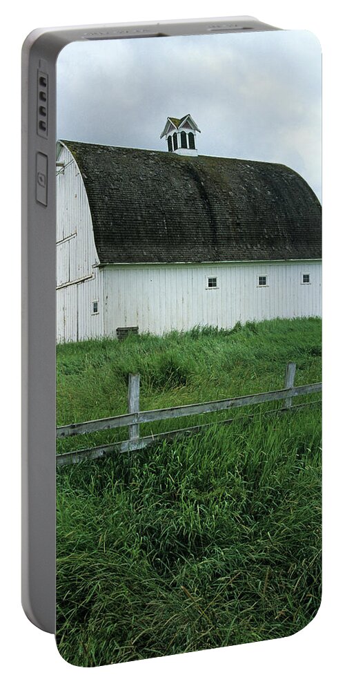 Outdoors Portable Battery Charger featuring the photograph Viola White Barn by Doug Davidson