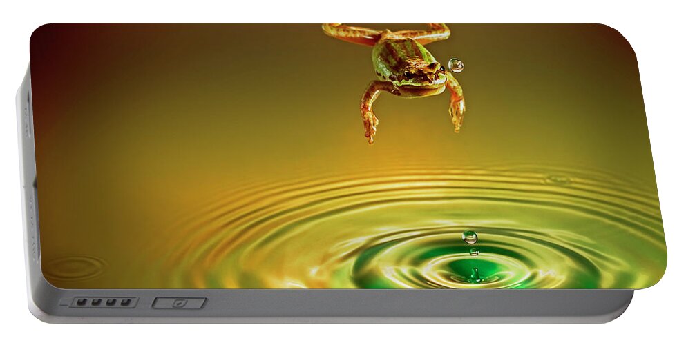 Frog Portable Battery Charger featuring the photograph Vision by William Lee