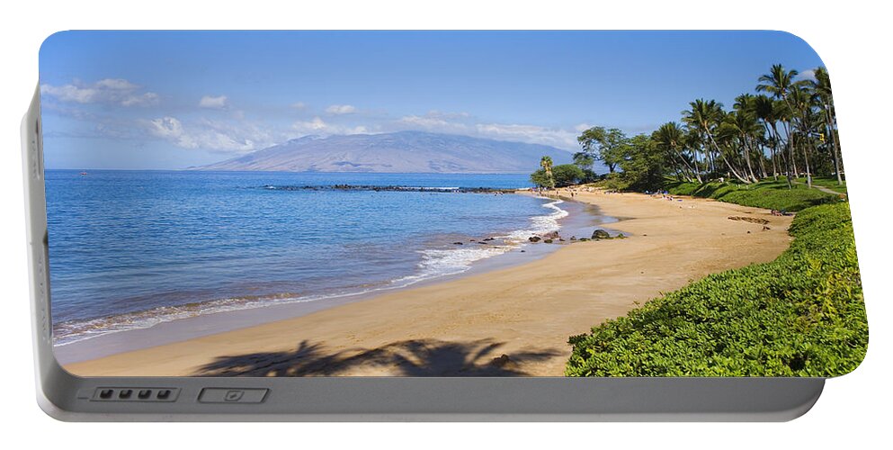 Beach Portable Battery Charger featuring the photograph Wailea, Ulua Beach by Ron Dahlquist - Printscapes