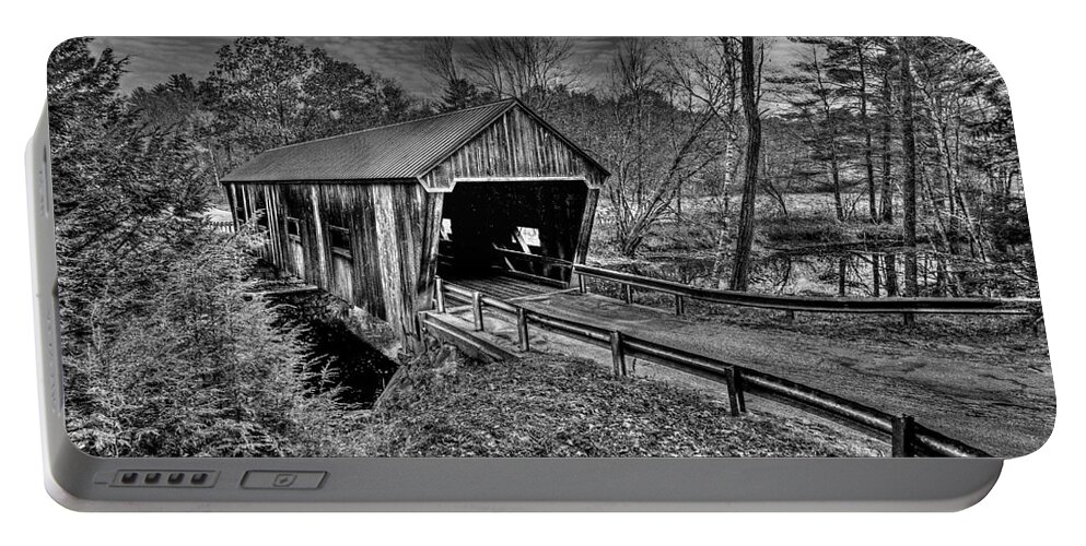 Dalton Covered Bridge Portable Battery Charger featuring the photograph Dalton Covered Bridge by Steve Brown