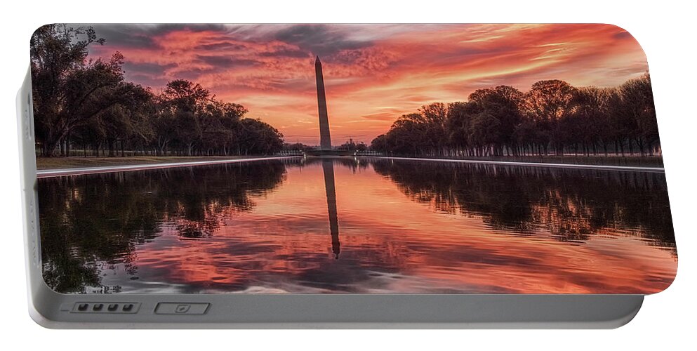 Washington Dc Portable Battery Charger featuring the photograph Washington Monument Sunrise by Erika Fawcett