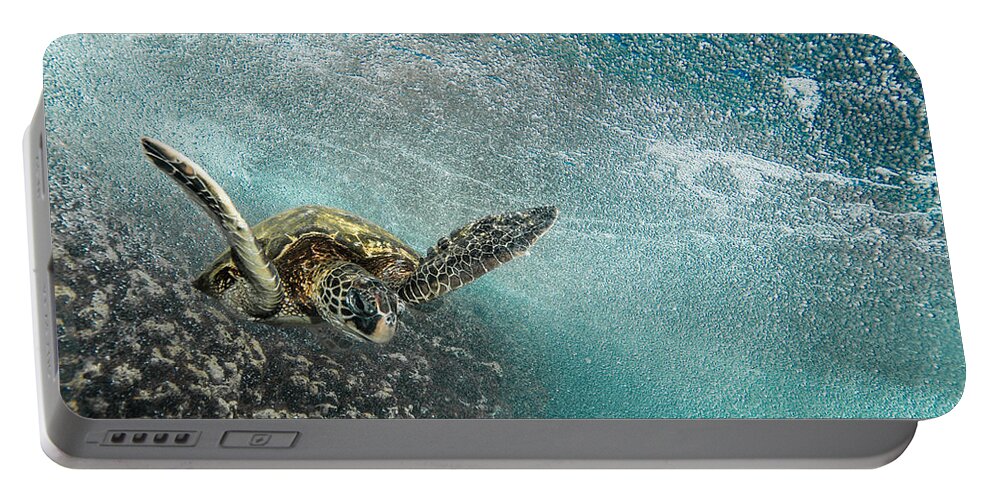 Sea Turtle Portable Battery Charger featuring the photograph Wave Rider Turtle by Leonardo Dale