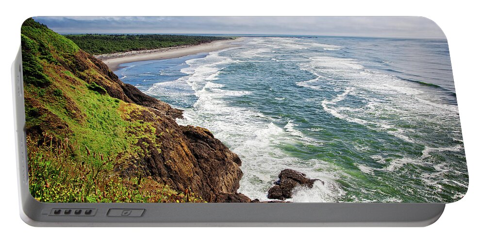 Coast Portable Battery Charger featuring the photograph Waves on the Washington Coast by Lincoln Rogers