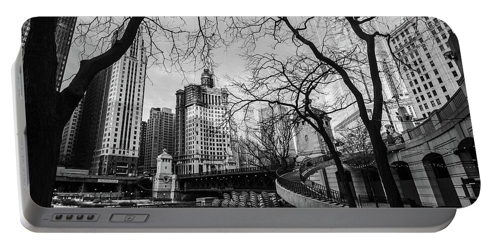Chicago Portable Battery Charger featuring the photograph Windy Mornings in the Chi by D Justin Johns