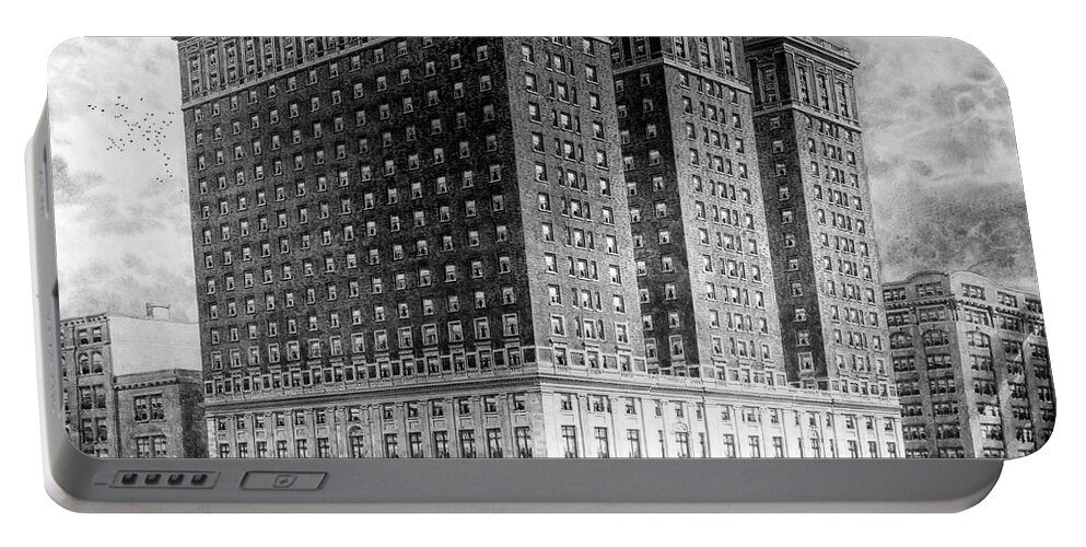 Philadelphia Portable Battery Charger featuring the photograph Benjamin Franklin Hotel by James Dillon