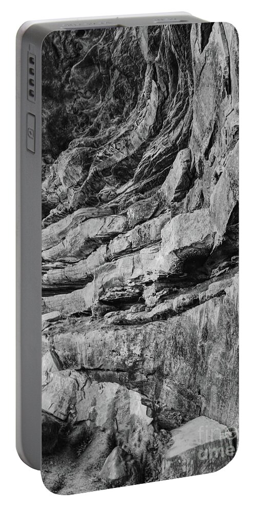 Tennessee Portable Battery Charger featuring the photograph Black And White Sandstone Cliff by Phil Perkins