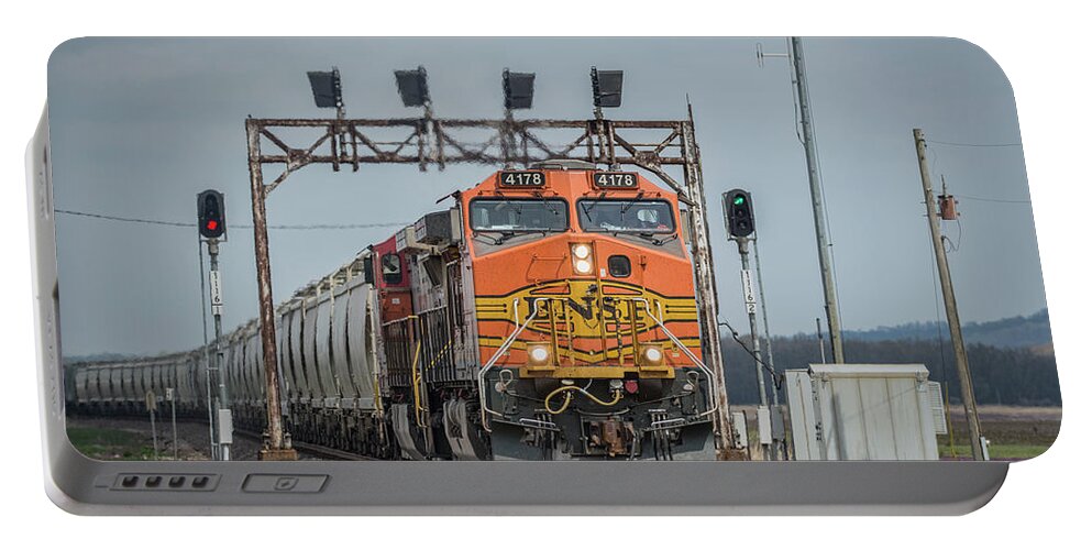 Railroad Portable Battery Charger featuring the photograph Burlington Northern Santa Fe 4178 by Jim Pearson