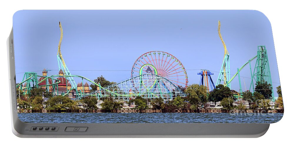 Cedar Point Portable Battery Charger featuring the photograph Cedar Point Wicked Twister 0465 by Jack Schultz