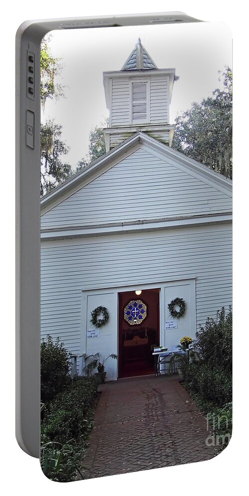 Espiscopal Portable Battery Charger featuring the photograph Church Of The Mediator Episcopal Church by D Hackett