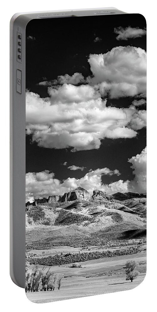 Colorado Portable Battery Charger featuring the photograph Colorado Valley II by Jon Glaser