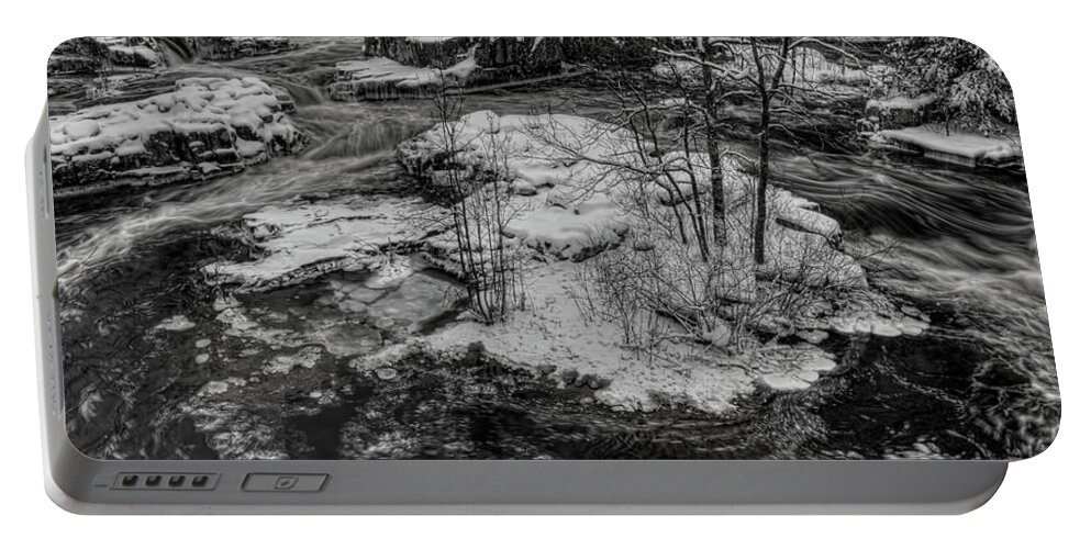 Eau Claire Dells Portable Battery Charger featuring the photograph Eau Claire Dells Snow Covered Island BW by Dale Kauzlaric