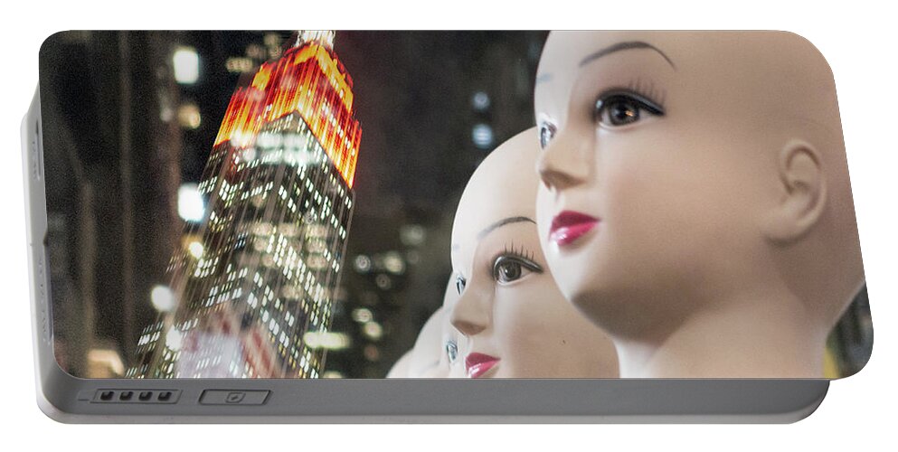 #digitalart Portable Battery Charger featuring the photograph Empire Heads by Ann Tracy
