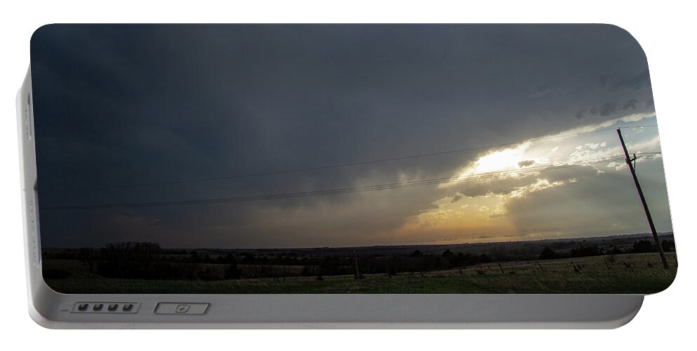 Nebraskasc Portable Battery Charger featuring the photograph First Storm Chase of 2019 004 by Dale Kaminski