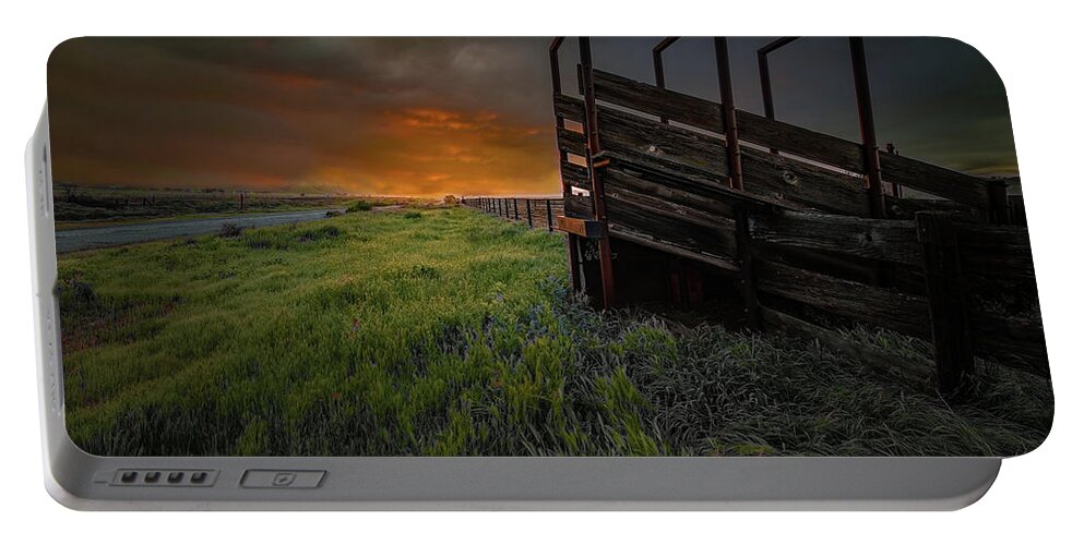 Paso Robles Portable Battery Charger featuring the photograph Foggy Morning Sunrise by Tim Bryan