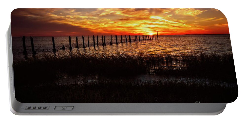 Sunsets Portable Battery Charger featuring the photograph Heavenly Bliss by DB Hayes