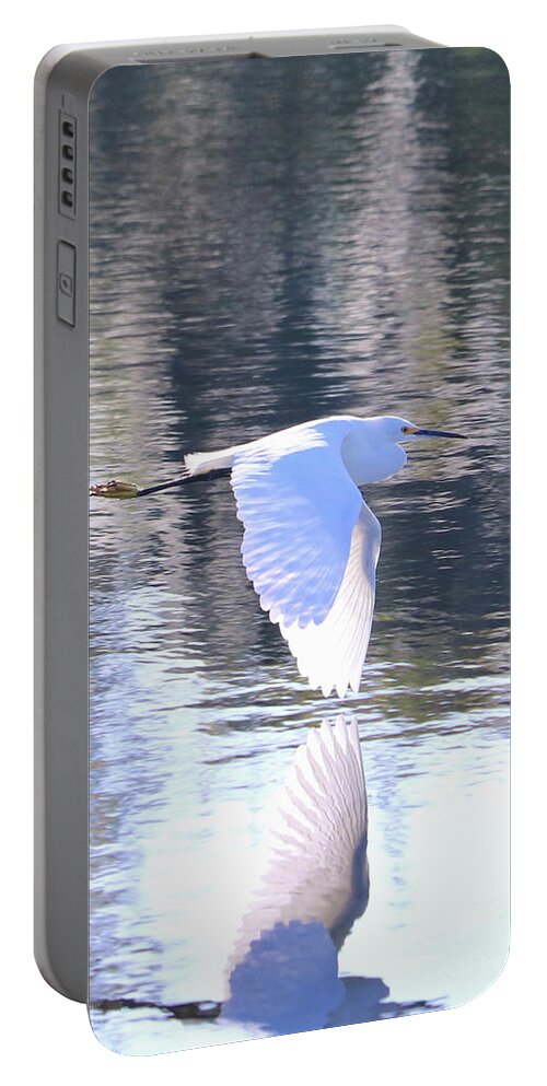 Grays Portable Battery Charger featuring the photograph Light Touch Egret by Carol Groenen