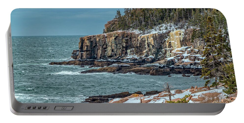 Maine Portable Battery Charger featuring the photograph Magnificent Otter Cliffs by Elizabeth Dow