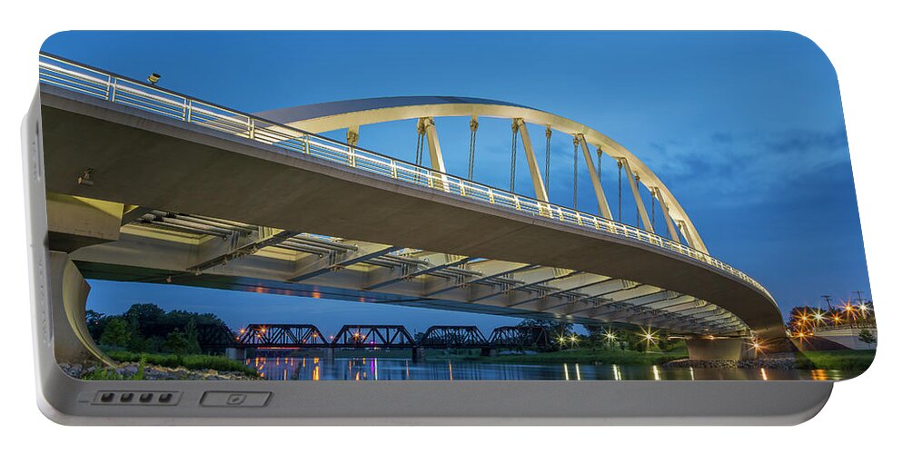 3scape Portable Battery Charger featuring the photograph Main Street Bridge, Columbus, OH by Adam Romanowicz