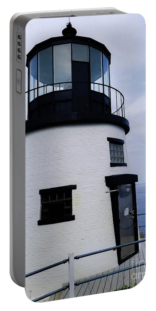 Maine Portable Battery Charger featuring the photograph Maine Lighthouse by Elizabeth M