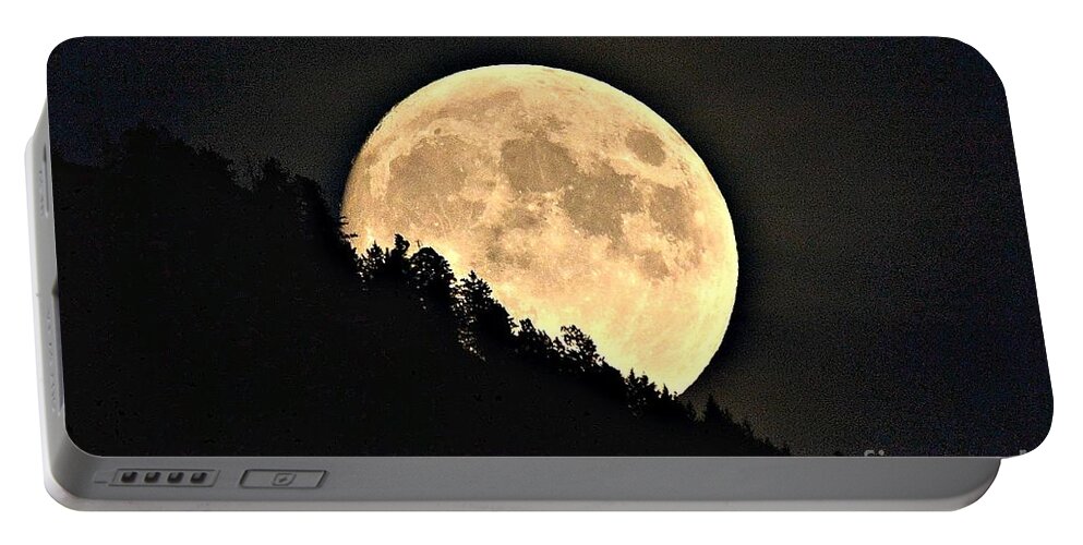 Moon Portable Battery Charger featuring the photograph Moonrise by Dorrene BrownButterfield
