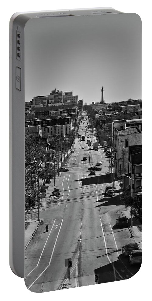 Milwukee Portable Battery Charger featuring the photograph North Avenue - Milwaukee - Wisconsin by Steven Ralser