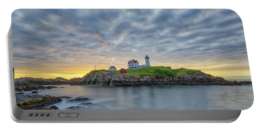Cape Neddick Light Portable Battery Charger featuring the photograph Nubble Lighthouse by Juergen Roth