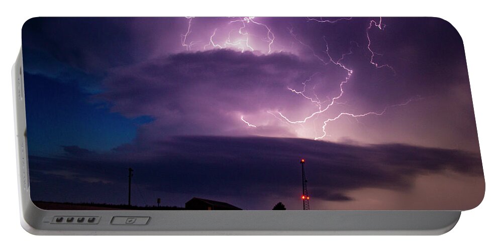 Nebraskasc Portable Battery Charger featuring the photograph One Last Storm Chase of 2019 052 by Dale Kaminski