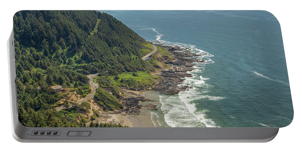 Beach Portable Battery Charger featuring the photograph Oregon Coastline 01035 by Kristina Rinell