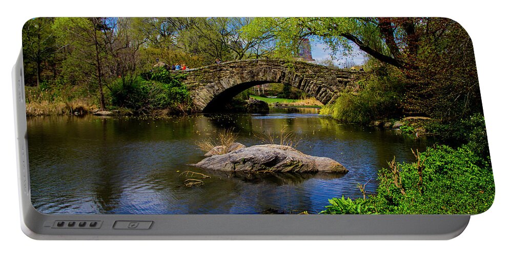 New York Portable Battery Charger featuring the photograph Park bridge2 by Stuart Manning