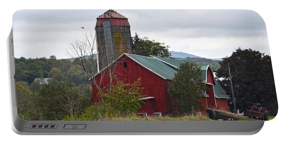 Pennsylvania Portable Battery Charger featuring the photograph Red Pennsylvania Barn and Silo by Catherine Sherman