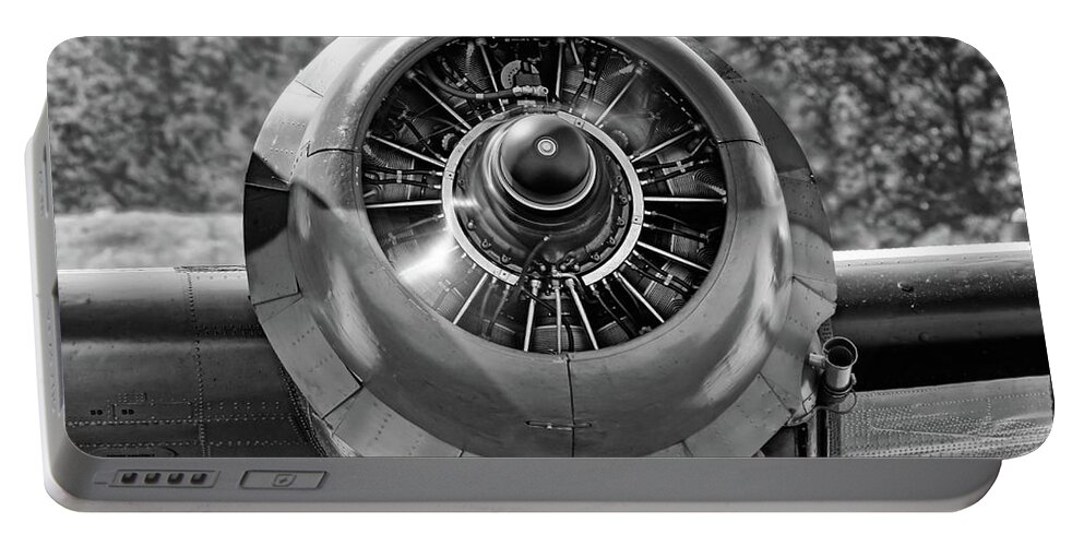 Pratt & Whitney R-1830 Twin Wasp Portable Battery Charger featuring the photograph Running Twin Wasp by Chris Buff