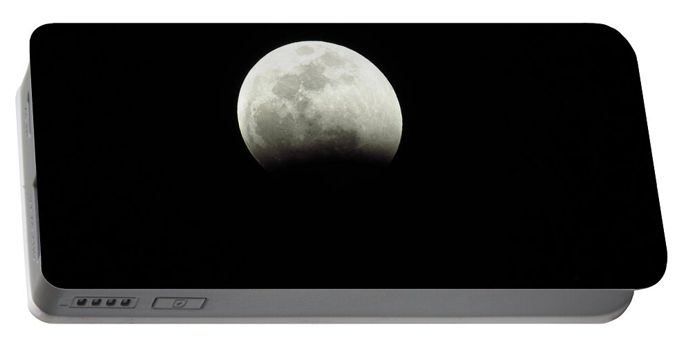 Moon Portable Battery Charger featuring the photograph The Coming Super Blood Wolf Moon Lunar Eclipse 2019 2 29407 by Robert Knight