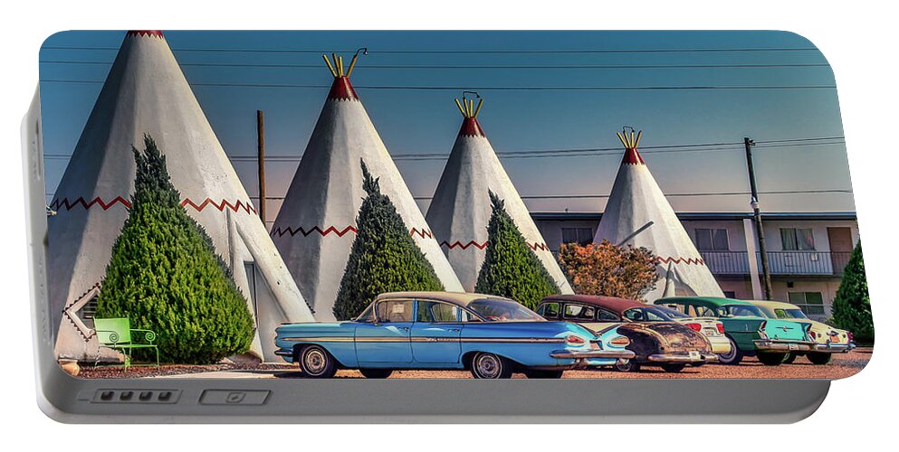 Holbrook Portable Battery Charger featuring the photograph Wigwam Motel Park by Micah Offman