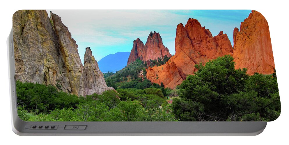 Park Portable Battery Charger featuring the photograph Garden of the Gods #2 by Ron Roberts