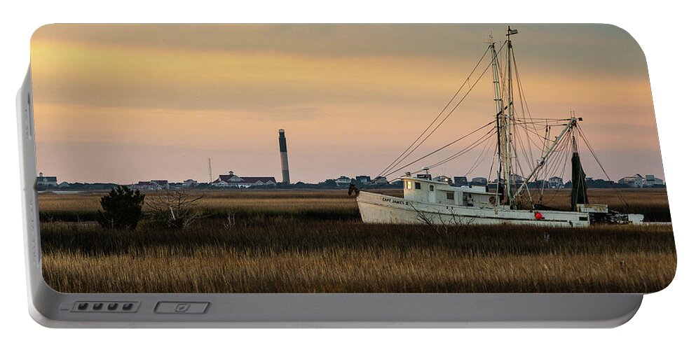 Southport Portable Battery Charger featuring the photograph Southport Morning #1 by Nick Noble
