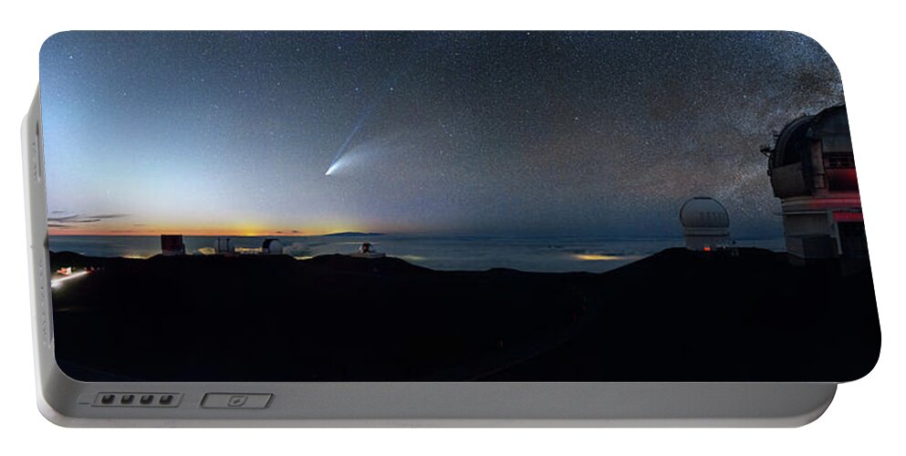 Big Island Portable Battery Charger featuring the photograph A Heavenly Visitor by Jason Chu