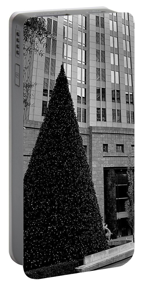 Charlotte Portable Battery Charger featuring the photograph An Uptown Christmas BW by Lee Darnell