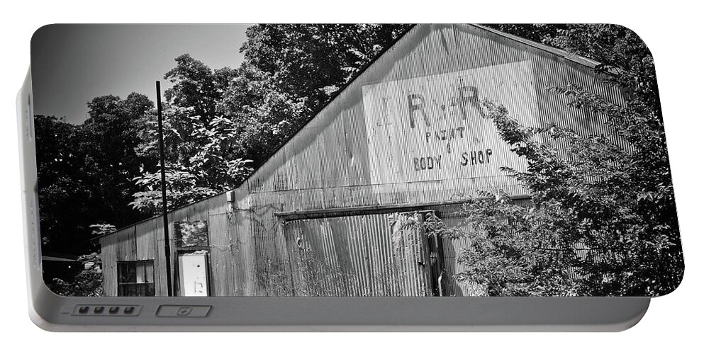 Texas Portable Battery Charger featuring the photograph Texas Forgotten - Body Shop Barn BW by Chris Andruskiewicz