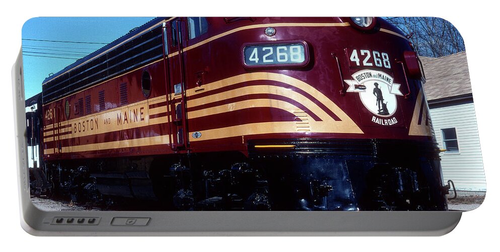  Portable Battery Charger featuring the photograph Boston and Maine Railroad Locomotive, Conway, New Hampshire, 199 by A Macarthur Gurmankin