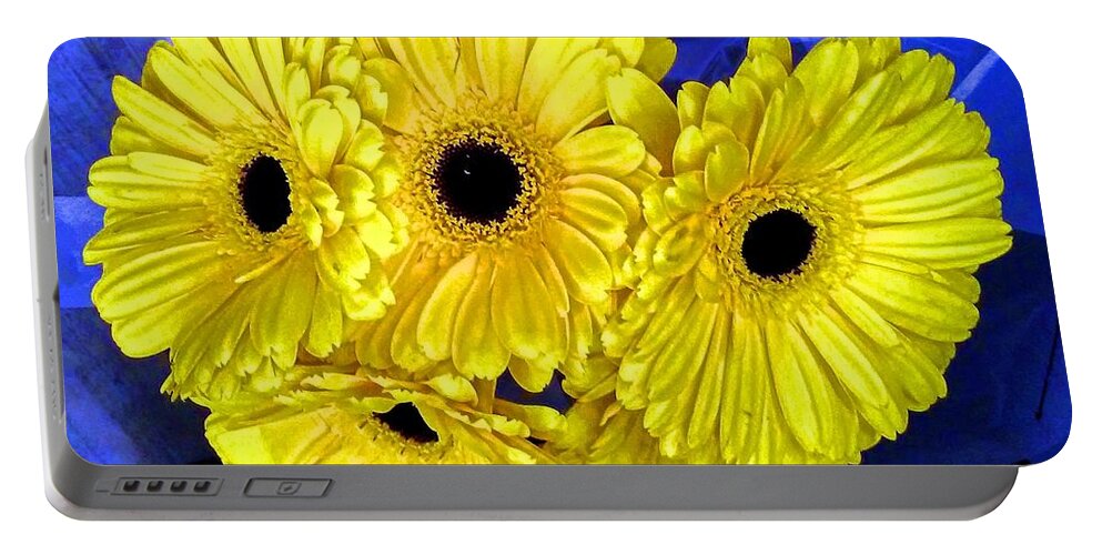 Flowers Portable Battery Charger featuring the photograph Bright Yellow by Andrew Lawrence